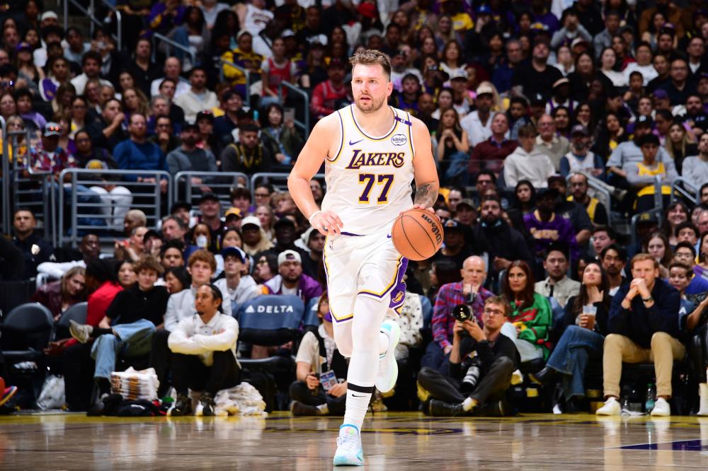 巴萨梅西进球助球队领先塞维利亚